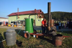 Nakon srpskog kola… Srbija podnijela zahtjev za nominaciju šljivovice na Uneskovu listu