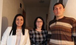 Ruka spasa u nevolji! Ministarka Davidović uručila pomoć sedmočlanoj porodici