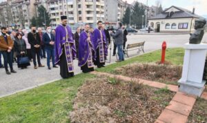 Sjećanje na Spomenka Gostića: Služen parastos najmlađem odlikovanom borcu Vojske RS