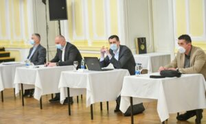 Topić pozvao Stanivukovića da na dnevni red stavi odluku o privremenom finansiranju Banjaluke