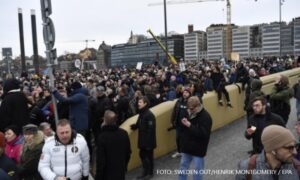 Nemiri u Švedskoj: Demonstranti protestuju zbog zabrana, policija ih rastjeruje