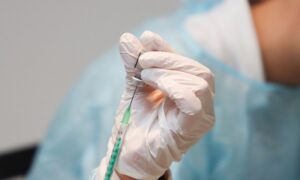Kompanija BioNTech potvrdila: Prvi pacijenti primili vakcinu protiv karcinoma
