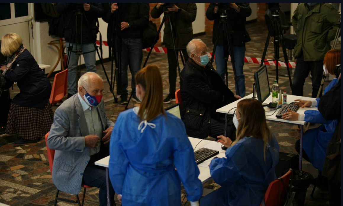 Borba sa koronom! Počela masovna vakcinacija starijih od 65 godina u Banjaluci