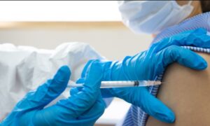 U Srbiji drugu dozu vakcine primilo skoro 800.000 ljudi