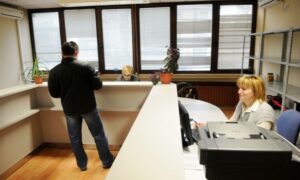 Izbrisani sa evidencije nezaposlenih: 2.145 osoba u Srpskoj našlo posao u februaru