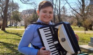 Mali virtuoz na harmonici: Đorđe Perić ponovo “osvojio” Moskvu