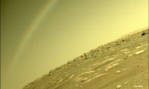 Helikopter ”preživio” noć na Marsu i napravio prvu fotografiju