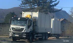 Pomoć u nevolji: Od Vlade Srpske stambeni kontejneri porodicama kojima je požar uzeo dom