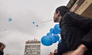 Obilježen Svjetski dan svjesnosti o autizmu: Iz “srca Banjaluke” u nebo poletjeli plavi baloni