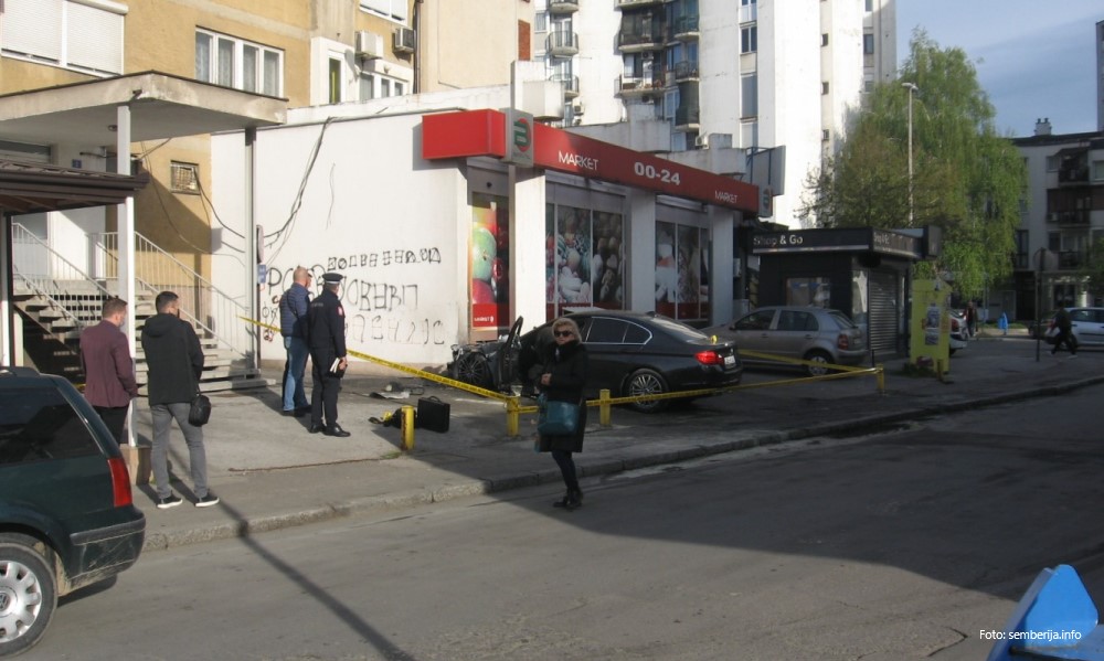 Buktinja u “gluvo doba noći”: Izbio požar na “BMW-u”