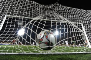 Arsenal deklasirao Lens za osminu finala LŠ, Real slomio Napoli, miroljubivo u Bragi