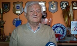 Izdahnuo u 84. godini: U Sarajevu preminuo Jovan Divjak