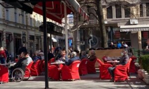 Ublažene mjere u Sarajevu: Bašte kafića, bazeni i teretane rade od ponedjeljka