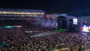 Održan najveći koncert od početka pandemije: 50.000 ljudi na jednom mjestu i niko ne nosi masku