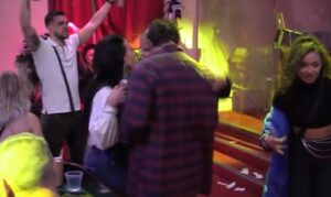 Kristijan Golubović se nije mogao obuzdati: Nakon maženja sa pjevačicom pao poljubac VIDEO