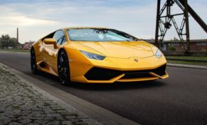 Bahatost se skupo plaća! Vozio Lamborghini 217 na sat, pa kažnjen sa 1.500 evra