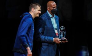 Još jedno priznanje Srbinu! NBA Oskar za fenomenalnog Nikolu Jokića VIDEO