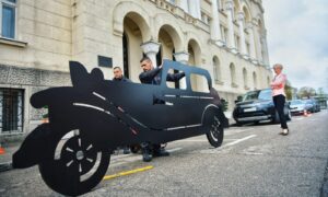 Inspirisani zlatnim dobom grada: Banjaluka dobija parkinge za bicikle u obliku oldtajmera FOTO