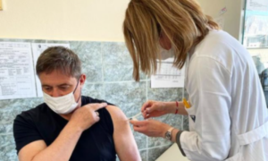 Selektor Srbije pokazao mišiće: Piksi primio vakcinu protiv korona virusa