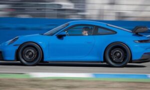 Rigorozan test! Porscheom “u cugu” prešli 5.000 kilometara vozeći 300 na sat
