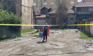 Neumoljiva buktinja “progutala” 10 kuća u BiH: Dijete sam zamotala u jorgan i pobjegli smo