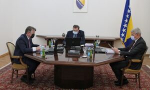 Komšić i Džaferović odbili Dodika za budžet: Nisu bili voljni da se održi sjednica