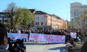 Protest u centru Banjaluke! Nezadovoljni ugostitelji traže da normalno rade, na skupu i stranački aktivisti