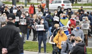 Protestuju zbog nenabavke vackina: Građani traže ostavke nadležnih