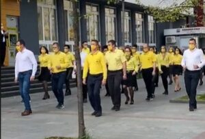 Rasplesani radnici pošte popravili raspoloženje Banjalučanima VIDEO