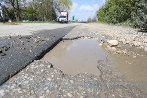 Grad Banjaluka poručuje: Izvođač će ponovo sanirati rupe na putu prema Karanovcu