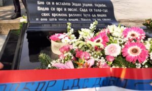 Povodom 12 godina od njegovog ubistva! Položeni vijenci na grob Branislava Garića