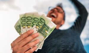 Sreća “pokucala na vrata”: Nepoznati muškarac osvojio 68 miliona evra na lutriji