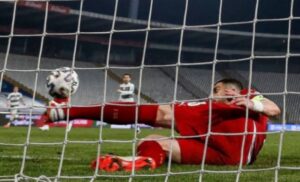 Humana akcija! Kopačke kojima je Mitrović “poništio” Ronaldov gol na aukciji za bebu Gavrila