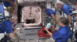 Spejs iks korišćenom raketom uspješno prevezao astronaute na Svemirsku stanicu
