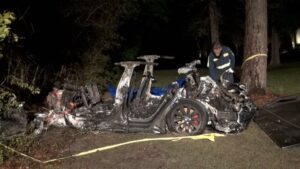 Smrtonosna saobraćajka: Nikoga za volanom, da li je „Teslin“ autopilot zakazao