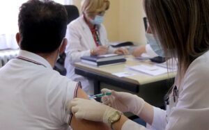 U Kantonu Sarajevo vakcinisano 3.684 zdravstvenih radnika