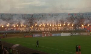 “Grmi” sa stadiona: Borac poveo protiv Tuzla sitija VIDEO
