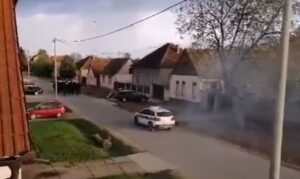 Policija reagovala: Privedeno nekoliko osoba koje su uzvikivale “Ubij Srbina”