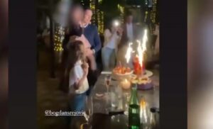Detalji gala zabave: Cecin dečko duva svjećice sa kćerkom, na torti vatromet