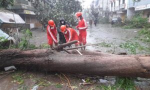 Kao da korona nije dovoljna: Najmanje 21 osoba poginula, a 96 nestalo u udaru ciklona