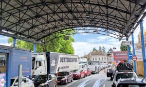 Potrebno strpljenje: Pojačana frekvencija vozila na graničnom prelazu Gradiška
