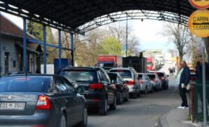 Kolone vozila! Gužve na graničnim prelazima Gradiška, Donja Gradina, Brod i Velika Kladuša