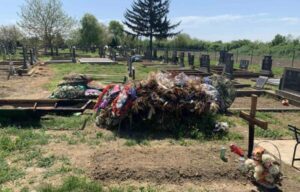 Zapaljen grob oca Darka Lazića: Utvrđuje se uzrok požara