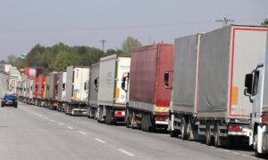 Mitrović rekao da će pitanje tranzita biti riješeno: Nijedan kamion neće biti zaustavljen