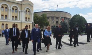 Premijer Crne Gore u šetnji Banjalukom: Krivokapić posjetio i Hram Hrista Spasitelja FOTO