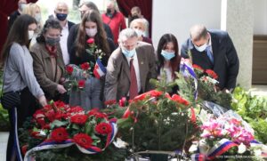 Obilježena 41. godišnjica Titove smrti u Kući cveća: Poštovaoci položili vijence na grob