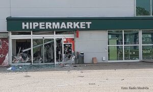 Meta lopova bio bankomat: Eksplozija na ulazu u tržni centar