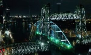 Nevjerovatno… Most dug 200 metara prebacuju s kraja na kraj Roterdama VIDEO