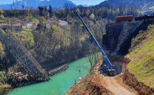 Drama u Jablanici: Muškarac pao s mosta u Neretvu
