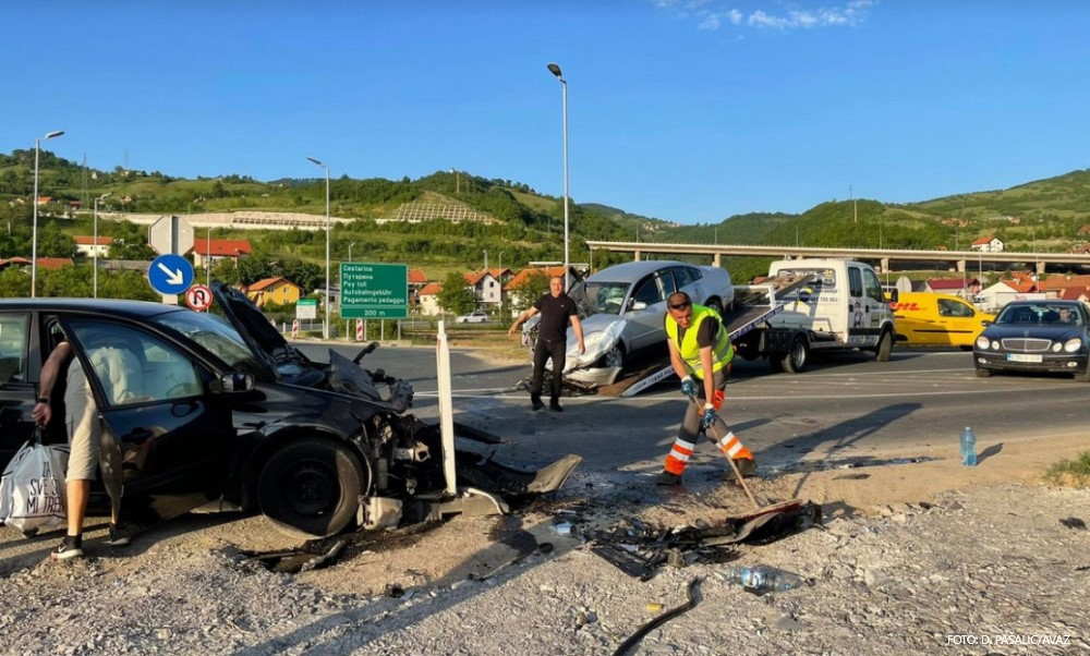 Epilog stravičnog sudara: Šest povrijeđenih prevezeno u bolnicu, među njima i djeca
